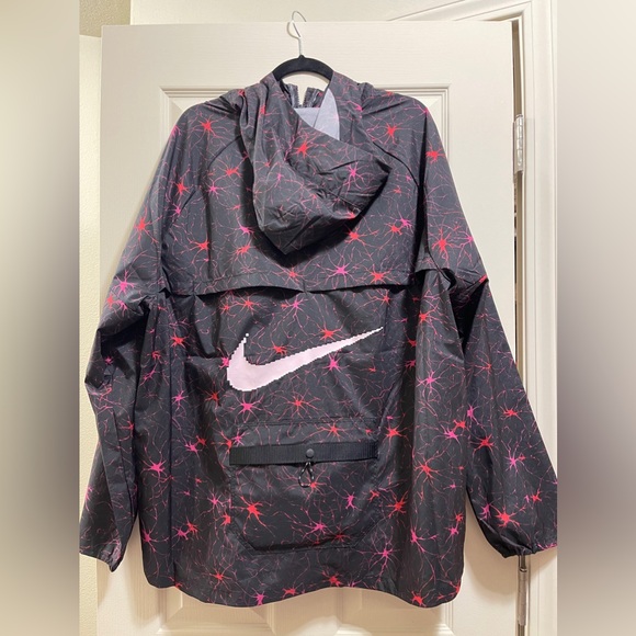 Nike Men’s Repel UV DYE Windrunner, NWT. Never worn - Picture 2 of 4